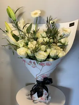 White rose, fragrant Casablanca mix